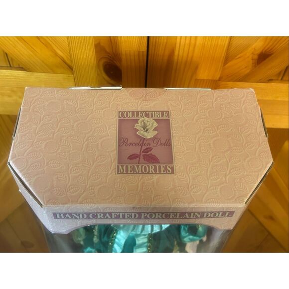 Vtg Collectible Memories Genuine Porcelain Doll  Margaret (5745) - Picture 9 of 10